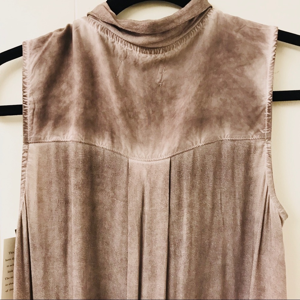 Flowy Sleeveless Blouse NWT - Picture 4 of 7